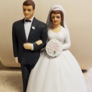 VINTAGE LEFTON BRIDE AND GROOM FIGURINE BELL